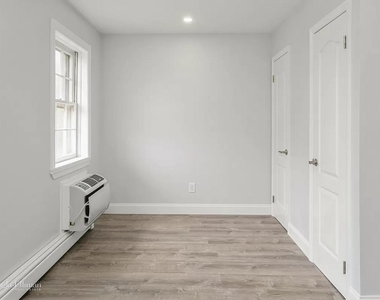 9729 4th Ave - Photo Thumbnail 6