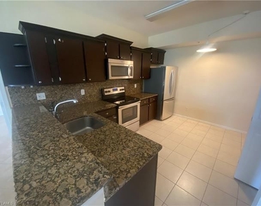 6401 Aragon Way - Photo Thumbnail 3