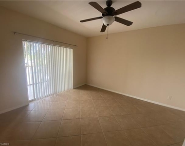 6401 Aragon Way - Photo Thumbnail 5