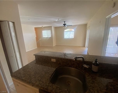 6401 Aragon Way - Photo Thumbnail 2