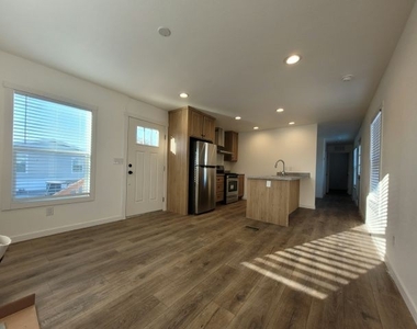 825 N Lamb Blvd - Photo Thumbnail 1