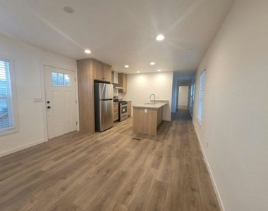 825 N Lamb Blvd - Photo Thumbnail 8