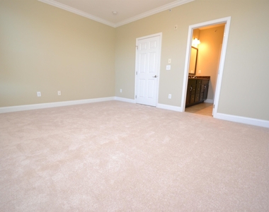 10410 Sablewood Drive - Photo Thumbnail 17