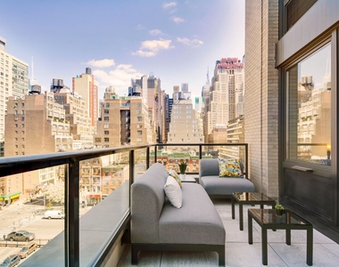 West 21st Street - Photo Thumbnail 1