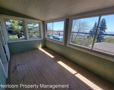 624 E 6th Street - Photo Thumbnail 11