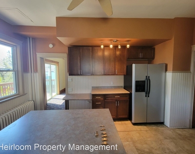 624 E 6th Street - Photo Thumbnail 14