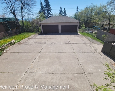 624 E 6th Street - Photo Thumbnail 18