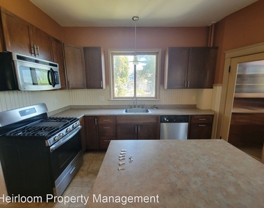 624 E 6th Street - Photo Thumbnail 13