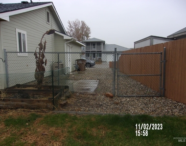 719 W Navajo St - Photo Thumbnail 20