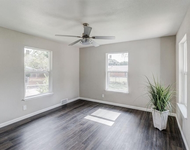 2710 San Medina Avenue - Photo Thumbnail 10