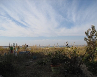 1268 W Ocean View Avenue - Photo Thumbnail 3