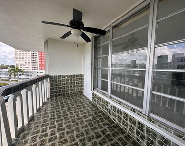 3181 S Ocean Dr - Photo Thumbnail 10