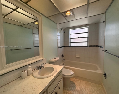 3181 S Ocean Dr - Photo Thumbnail 15