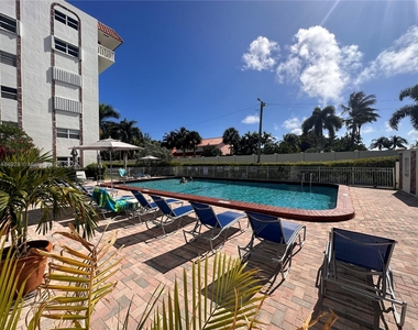 3181 S Ocean Dr - Photo Thumbnail 20