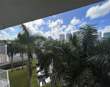 3181 S Ocean Dr - Photo Thumbnail 22