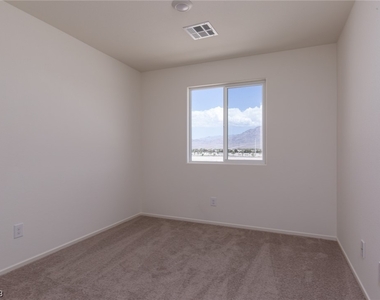 4126 Lunar Canyon Avenue - Photo Thumbnail 10