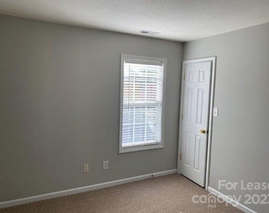 5219 Silabert Avenue - Photo Thumbnail 9