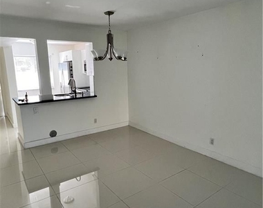 7840 Nw 50 St - Photo Thumbnail 11