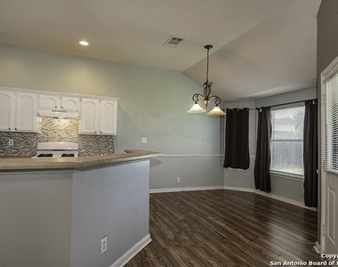 8510 Trumpet Cir - Photo Thumbnail 3