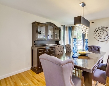 12555 Collins Street - Photo Thumbnail 6