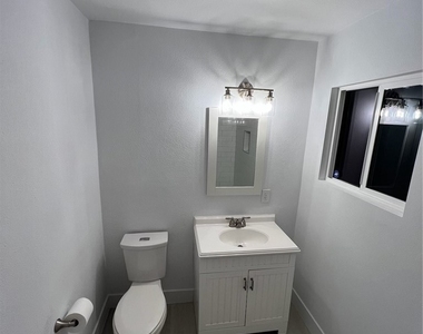 4502 W Simmons Avenue - Photo Thumbnail 10