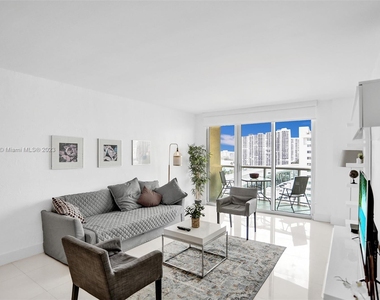 19370 Collins Ave - Photo Thumbnail 4