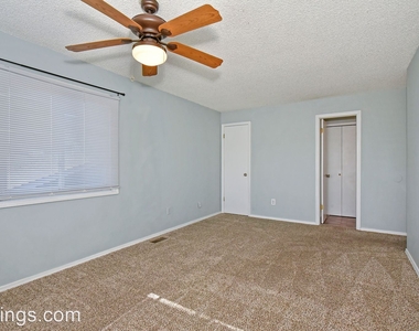 4255 Scotch Pine Dr - Photo Thumbnail 16