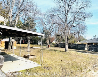 3211 Hackberry Lane - Photo Thumbnail 2