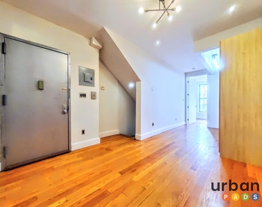 885 St Johns Place - Photo Thumbnail 7