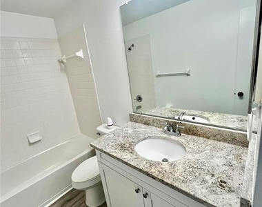 715 Kensington Lake Circle - Photo Thumbnail 26