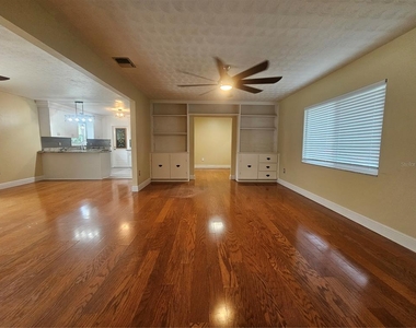 117 Ashbrook Drive - Photo Thumbnail 4