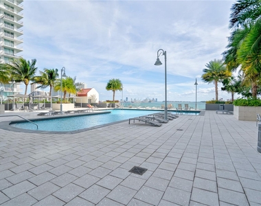 1155 Brickell Bay Dr - Photo Thumbnail 35