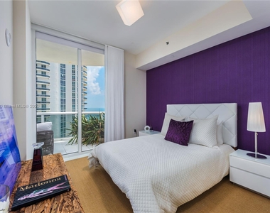 15811 Collins Ave - Photo Thumbnail 3