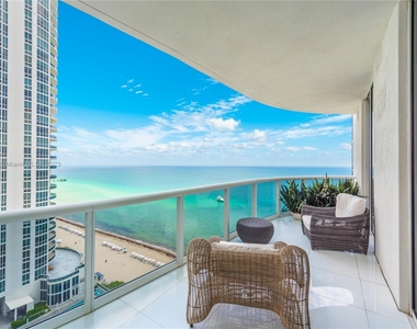 15811 Collins Ave - Photo Thumbnail 23