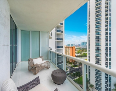 15811 Collins Ave - Photo Thumbnail 28