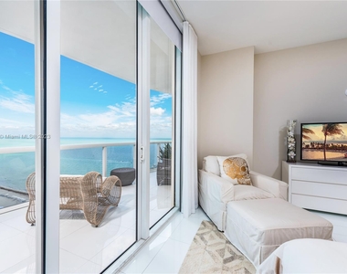 15811 Collins Ave - Photo Thumbnail 2