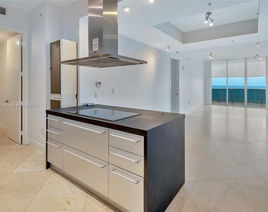 18201 Collins Ave - Photo Thumbnail 22