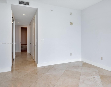 18201 Collins Ave - Photo Thumbnail 43