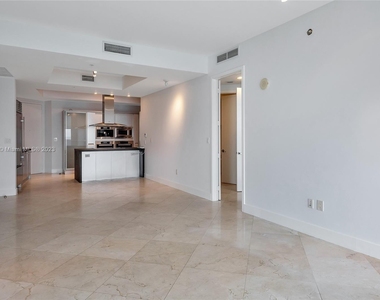 18201 Collins Ave - Photo Thumbnail 16