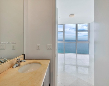 18201 Collins Ave - Photo Thumbnail 33