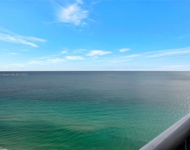 18201 Collins Ave - Photo Thumbnail 9