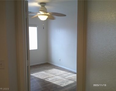 10484 Wellington Manor Avenue - Photo Thumbnail 24