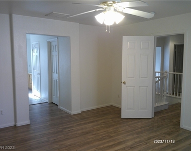 10484 Wellington Manor Avenue - Photo Thumbnail 13