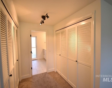 660 N Ballantyne Ln - Photo Thumbnail 27