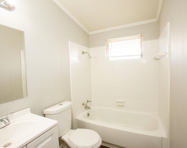 4704 Lynn Lane - Photo Thumbnail 6