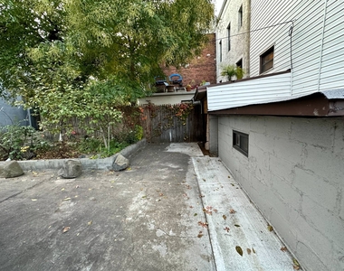 532 Herkimer Street - Photo Thumbnail 9