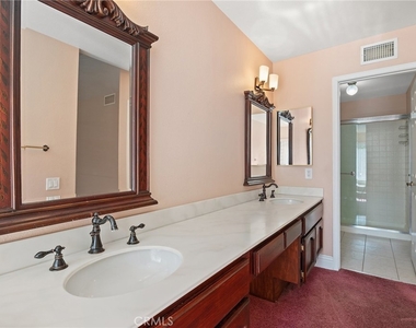 5952 E Calle Principia - Photo Thumbnail 26