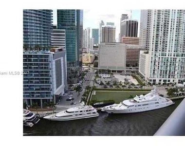 465 Brickell Ave - Photo Thumbnail 7