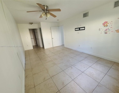 6235 Sw 47th Mnr - Photo Thumbnail 9