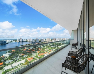 18501 Collins Ave - Photo Thumbnail 11